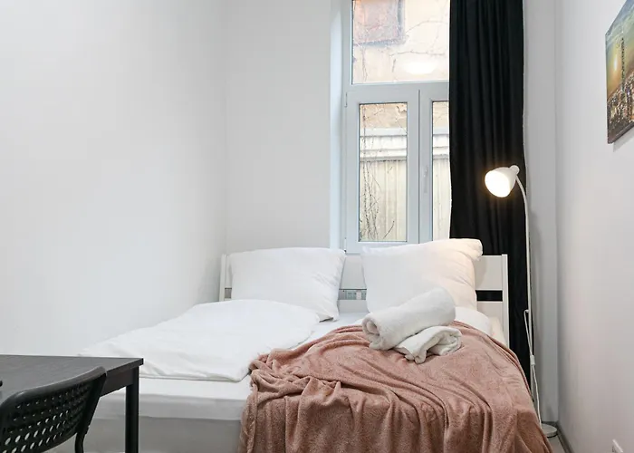 Affordable 5-Br Shared Apartment / Enkplatz U3 Getaway