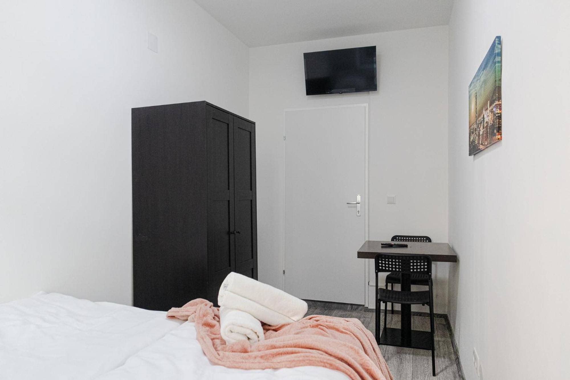 Affordable 5-br Shared / Enkplatz U3 Getaway Wien